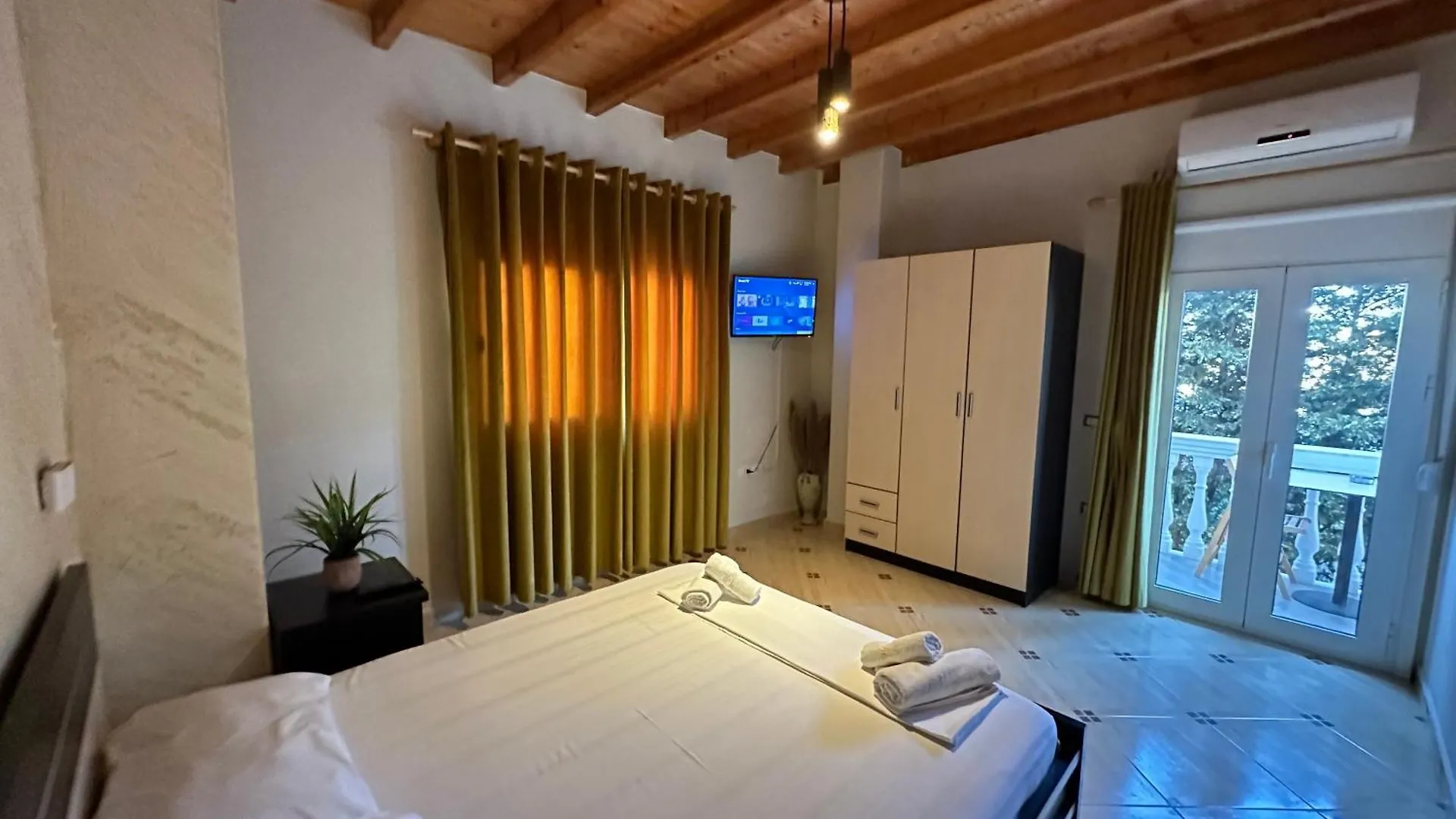 Arial Penthouse Suites Vlore 0*,