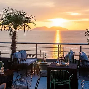 Thea Hotel